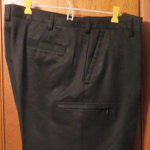 IZOD - CARGO GOLF SHORTS - BLACK